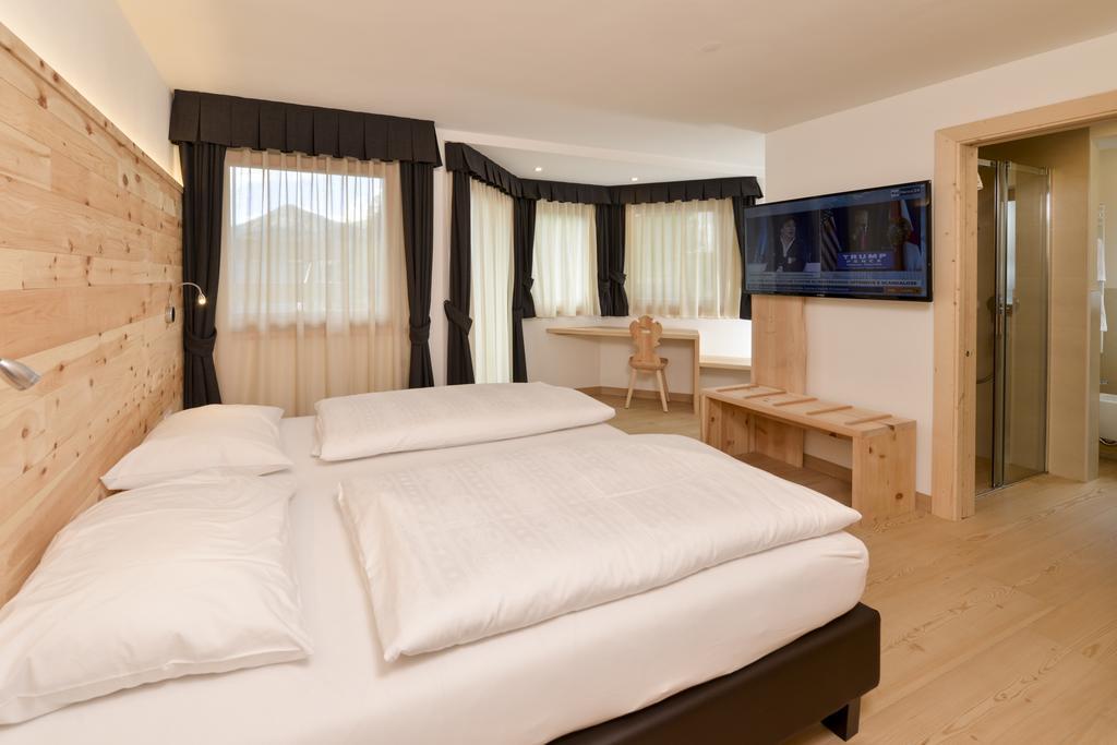 Hotel Silvana Selva di Val Gardena Zewnętrze zdjęcie